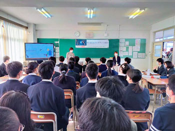 図2.ファシリテータからの全体説明